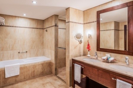 Spojené arabské emiráty Abu Dhabi Khalidiya Palace Rayhaan 12 dňový pobyt Plná penzia Letecky Letisko: Praha August 2026 (18/08/26-29/08/26)