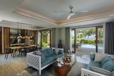 Dhigali Maldives Island Resort