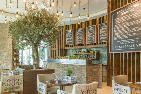 Spojené arabské emiráty Dubaj Le Meridien Mina Seyahi Beach Resort 14 dňový pobyt Raňajky Letecky Letisko: Praha April 2026 (18/04/26- 1/05/26)