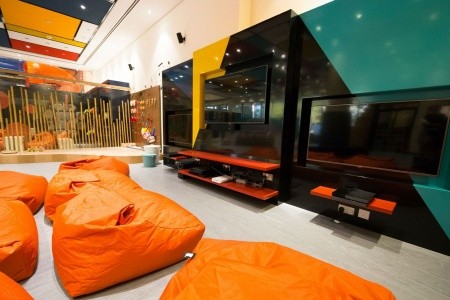 Spojené arabské emiráty Dubaj Le Meridien Mina Seyahi Beach Resort 14 dňový pobyt Raňajky Letecky Letisko: Praha April 2026 (18/04/26- 1/05/26)