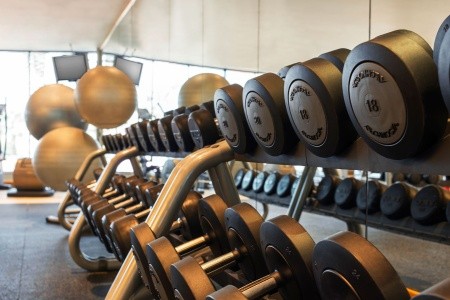 Spojené arabské emiráty Dubaj Le Meridien Mina Seyahi Beach Resort 14 dňový pobyt Raňajky Letecky Letisko: Praha April 2026 (18/04/26- 1/05/26)