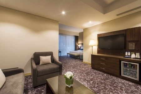 Katar Doha Golden Tulip Doha 6 dňový pobyt Polpenzia Letecky Letisko: Praha September 2025 (26/09/25- 1/10/25)