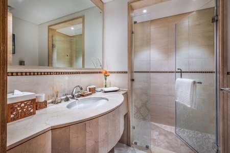 Katar Doha Al Najada Doha Hotel Apartments By Oaks 10 dňový pobyt Raňajky Letecky Letisko: Praha September 2025 (23/09/25- 2/10/25)