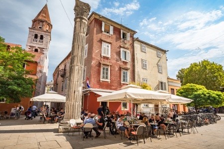 Csillámló Tenger És Kulturális Örökségek A Balkánon