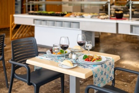 Kanárske ostrovy Tenerife Playa Olid 6 dňový pobyt Polpenzia Letecky Letisko: Budapešť March 2026 ( 5/03/26-10/03/26)