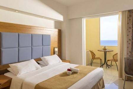 Sunshine Rhodes - 15