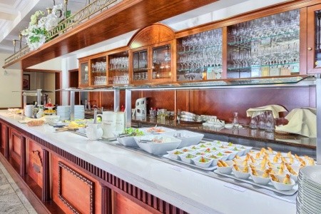 Chorvátsko Makarská riviéra Villa Bacchus 9 dňový pobyt Raňajky Letecky Letisko: Praha September 2025 (25/09/25- 3/10/25)