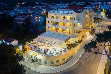 Chorvátsko Makarská riviéra Villa Bacchus 9 dňový pobyt Raňajky Letecky Letisko: Praha September 2025 (25/09/25- 3/10/25)