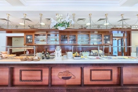 Chorvátsko Makarská riviéra Villa Bacchus 9 dňový pobyt Raňajky Letecky Letisko: Praha September 2025 (25/09/25- 3/10/25)