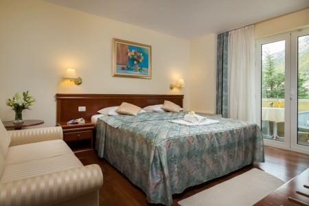 Chorvátsko Makarská riviéra Villa Bacchus 9 dňový pobyt Raňajky Letecky Letisko: Praha September 2025 (25/09/25- 3/10/25)