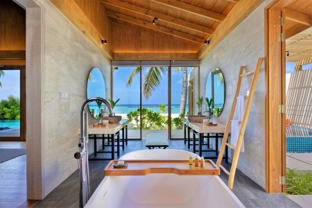 Emerald Faarufushi Resort & Spa - 11