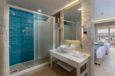 Egypt Hurghada Titanic Royal Resort 11 dňový pobyt Ultra All inclusive Letecky Letisko: Viedeň May 2026 (14/05/26-24/05/26)