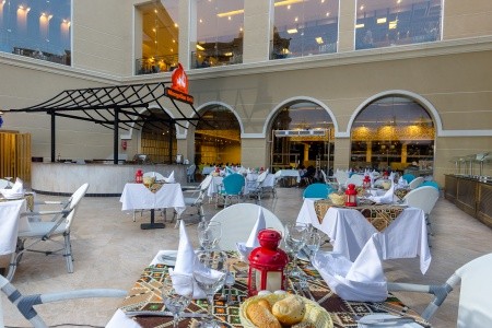 Egypt Hurghada Titanic Royal Resort 11 dňový pobyt Ultra All inclusive Letecky Letisko: Viedeň May 2026 (14/05/26-24/05/26)