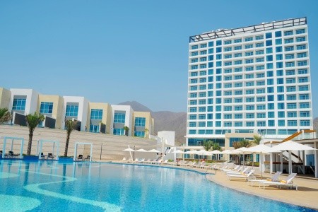 Spojené arabské emiráty Fujairah Royal M Al Aqah Beach Hotel & Resort 9 dňový pobyt All Inclusive Letecky Letisko: Praha June 2026 ( 4/06/26-12/06/26)