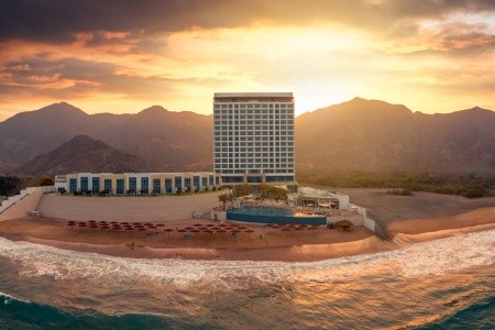 Spojené arabské emiráty Fujairah Royal M Al Aqah Beach Hotel & Resort 9 dňový pobyt All Inclusive Letecky Letisko: Praha June 2026 ( 4/06/26-12/06/26)
