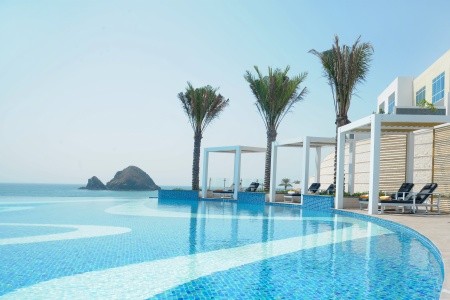 Spojené arabské emiráty Fujairah Royal M Al Aqah Beach Hotel & Resort 9 dňový pobyt All Inclusive Letecky Letisko: Praha June 2026 ( 4/06/26-12/06/26)