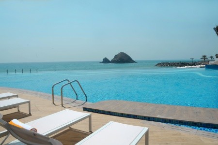 Spojené arabské emiráty Fujairah Royal M Al Aqah Beach Hotel & Resort 9 dňový pobyt All Inclusive Letecky Letisko: Praha June 2026 ( 4/06/26-12/06/26)