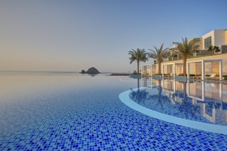 Spojené arabské emiráty Fujairah Royal M Al Aqah Beach Hotel & Resort 9 dňový pobyt All Inclusive Letecky Letisko: Praha June 2026 ( 4/06/26-12/06/26)