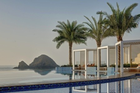 Spojené arabské emiráty Fujairah Royal M Al Aqah Beach Hotel & Resort 9 dňový pobyt All Inclusive Letecky Letisko: Praha June 2026 ( 4/06/26-12/06/26)