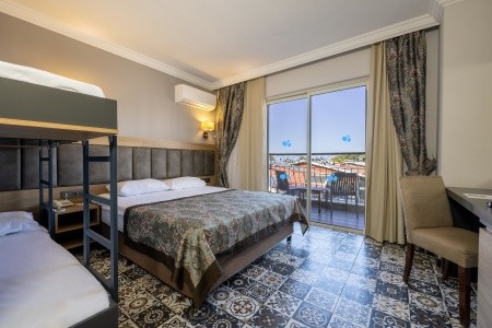 Crystal Aura Beach Resort & Spa - 129