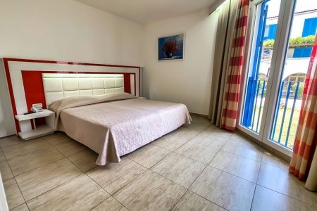 Čierna Hora Budva Slovenska Plaza 4* 8 dňový pobyt Polpenzia Letecky Letisko: Praha September 2025 ( 7/09/25-14/09/25)