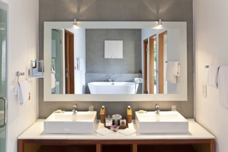 Maldivy Severný Atol Male Baros Maldives 10 dňový pobyt Polpenzia Letecky Letisko: Praha September 2026 (13/09/26-22/09/26)