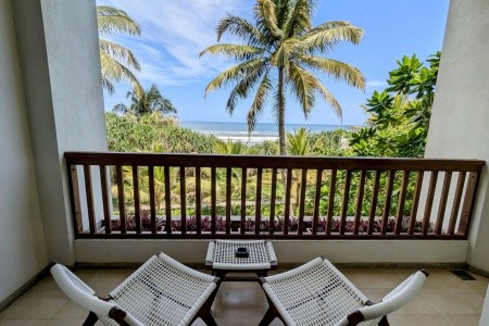 Srí Lanka Bentota Centara Ceysands Resort & Spa 14 dňový pobyt Polpenzia Letecky Letisko: Viedeň May 2026 ( 4/05/26-17/05/26)