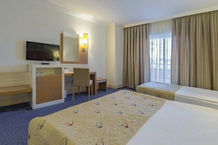 Turecko Turecká riviéra Crystal Admiral Resort & Spa 7 dňový pobyt Ultra All inclusive Letecky Letisko: Praha June 2026 ( 5/06/26-11/06/26)