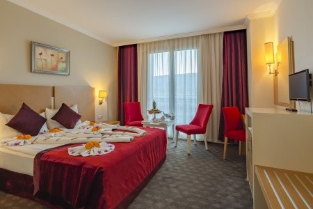 Turecko Turecká riviéra Crystal Admiral Resort & Spa 7 dňový pobyt Ultra All inclusive Letecky Letisko: Praha June 2026 ( 5/06/26-11/06/26)