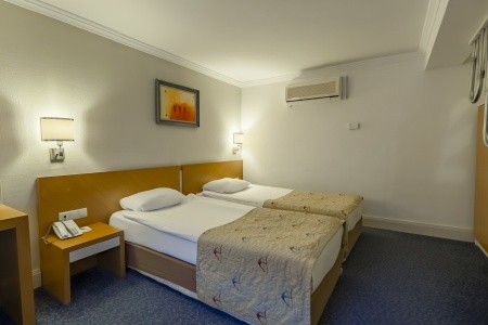 Turecko Turecká riviéra Crystal Admiral Resort & Spa 7 dňový pobyt Ultra All inclusive Letecky Letisko: Praha June 2026 ( 5/06/26-11/06/26)