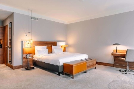 Nemecko Hamburg Reichshof Hamburg, Curio Collection By Hilton 4 dňový pobyt Bez stravy Vlastná March 2026 ( 4/03/26- 7/03/26)