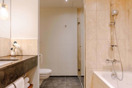 Nemecko Hamburg Reichshof Hamburg, Curio Collection By Hilton 4 dňový pobyt Bez stravy Vlastná March 2026 ( 4/03/26- 7/03/26)