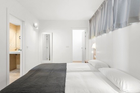 Ocean Vistas 24 - 25