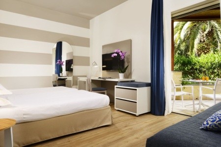 Taliansko Sicília Unahotels Naxos Beach Resort 12 dňový pobyt Polpenzia Letecky Letisko: Viedeň October 2025 (13/10/25-24/10/25)