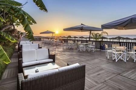 Taliansko Sicília Unahotels Naxos Beach Resort 12 dňový pobyt Polpenzia Letecky Letisko: Viedeň October 2025 (13/10/25-24/10/25)