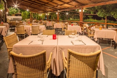 Taliansko Sicília Unahotels Naxos Beach Resort 12 dňový pobyt Polpenzia Letecky Letisko: Viedeň October 2025 (13/10/25-24/10/25)