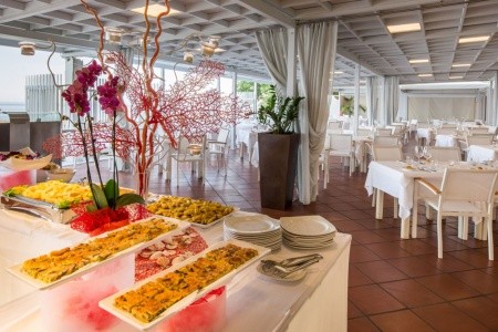 Taliansko Sicília Unahotels Naxos Beach Resort 12 dňový pobyt Polpenzia Letecky Letisko: Viedeň October 2025 (13/10/25-24/10/25)