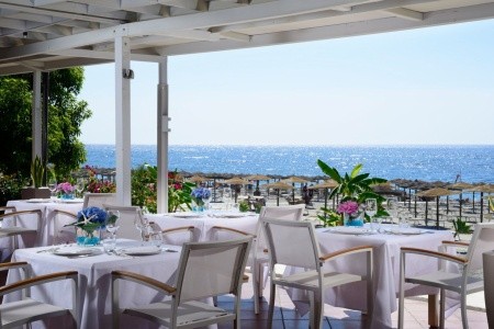 Taliansko Sicília Unahotels Naxos Beach Resort 12 dňový pobyt Polpenzia Letecky Letisko: Viedeň October 2025 (13/10/25-24/10/25)