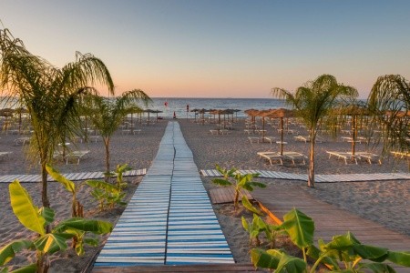 Taliansko Sicília Unahotels Naxos Beach Resort 12 dňový pobyt Polpenzia Letecky Letisko: Viedeň October 2025 (13/10/25-24/10/25)