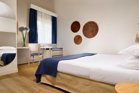 Taliansko Sicília Unahotels Naxos Beach Resort 12 dňový pobyt Polpenzia Letecky Letisko: Viedeň October 2025 (13/10/25-24/10/25)