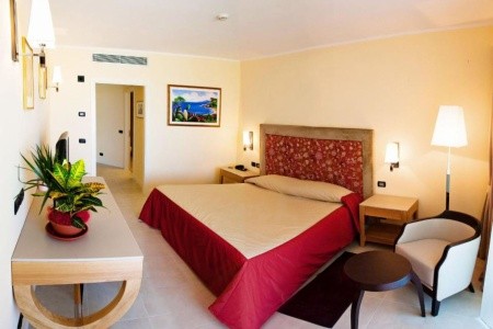 Taliansko Sicília Cefalu Sea Palace 10 dňový pobyt Raňajky Letecky Letisko: Viedeň October 2025 (30/10/25- 8/11/25)