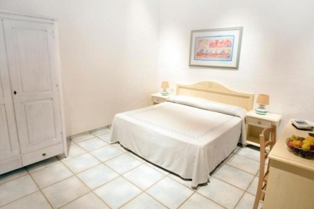 Taliansko Sardínia / Sardegna Li Suari Hotel 11 dňový pobyt Raňajky Letecky Letisko: Praha September 2025 (27/09/25- 7/10/25)