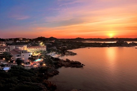 Taliansko Sardínia / Sardegna Grand Smeraldo Beach 11 dňový pobyt Raňajky Letecky Letisko: Praha September 2025 (28/09/25- 8/10/25)