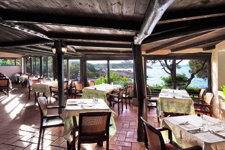 Taliansko Sardínia / Sardegna Grand Smeraldo Beach 11 dňový pobyt Raňajky Letecky Letisko: Praha September 2025 (28/09/25- 8/10/25)