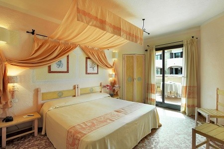 Taliansko Sardínia / Sardegna Grand Smeraldo Beach 11 dňový pobyt Raňajky Letecky Letisko: Praha September 2025 (28/09/25- 8/10/25)