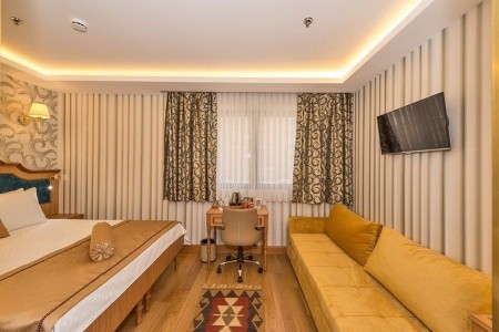 Turecko Istanbul Aprilis Gold 4 dňový pobyt Raňajky Letecky Letisko: Budapešť July 2026 (13/07/26-16/07/26)