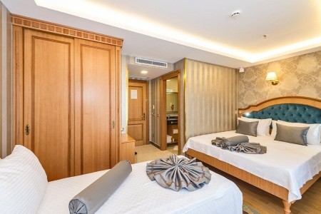 Turecko Istanbul Aprilis Gold 4 dňový pobyt Raňajky Letecky Letisko: Budapešť July 2026 (13/07/26-16/07/26)