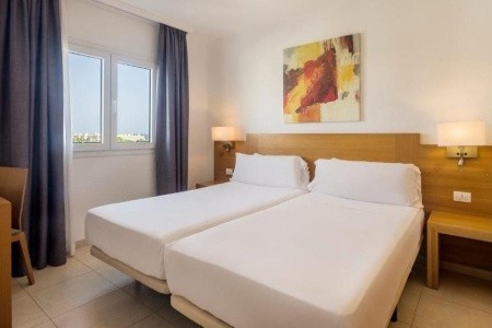 Kanárske ostrovy Lanzarote Costa Sal Suites 8 dňový pobyt Raňajky Letecky Letisko: Viedeň January 2026 (13/01/26-20/01/26)