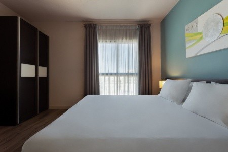 Malta, St. Julian, Argento, za <span>14.539</span> Kč