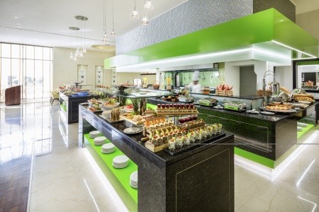 Spojené arabské emiráty Dubaj Novotel World Trade Center 10 dňový pobyt Raňajky Letecky Letisko: Viedeň February 2026 (22/02/26- 3/03/26)